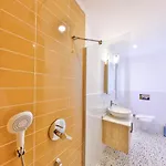 Lavanta Doga Icerinde Oezel Havuzlu * Eskiomerler