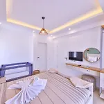 Lavanta Doga Icerinde Oezel Havuzlu *