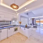 Villa Lavanta Doga Icerinde Oezel Havuzlu