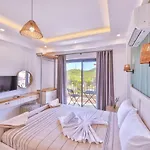 Lavanta Doga Icerinde Oezel Havuzlu Villa *