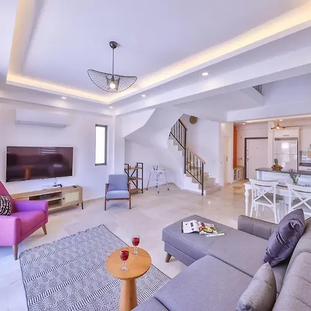 Villa Lavanta Doga Icerinde Oezel Havuzlu Eskiomerler