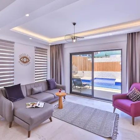 Lavanta Doga Icerinde Oezel Havuzlu Villa Eskiomerler